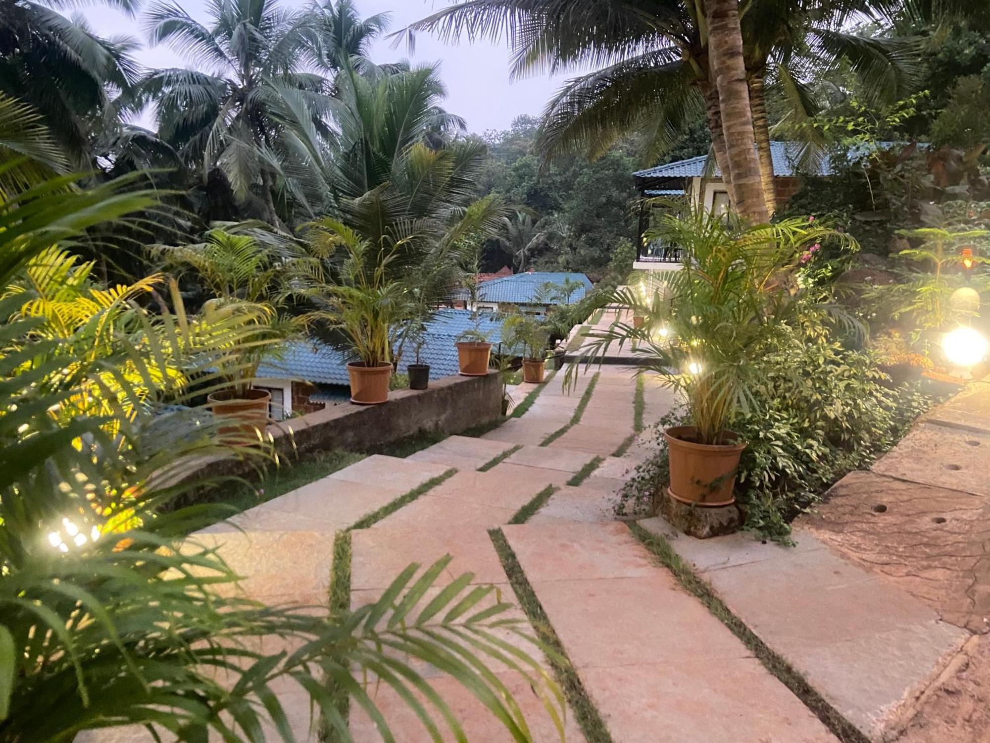 Atmani Waterfront Resort Cola Exterior foto